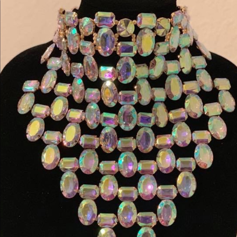 Iridescent necklace